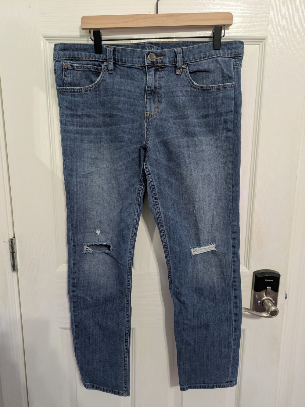 ANA Skinny Boyfriend Distressed Jeans Size 31/12